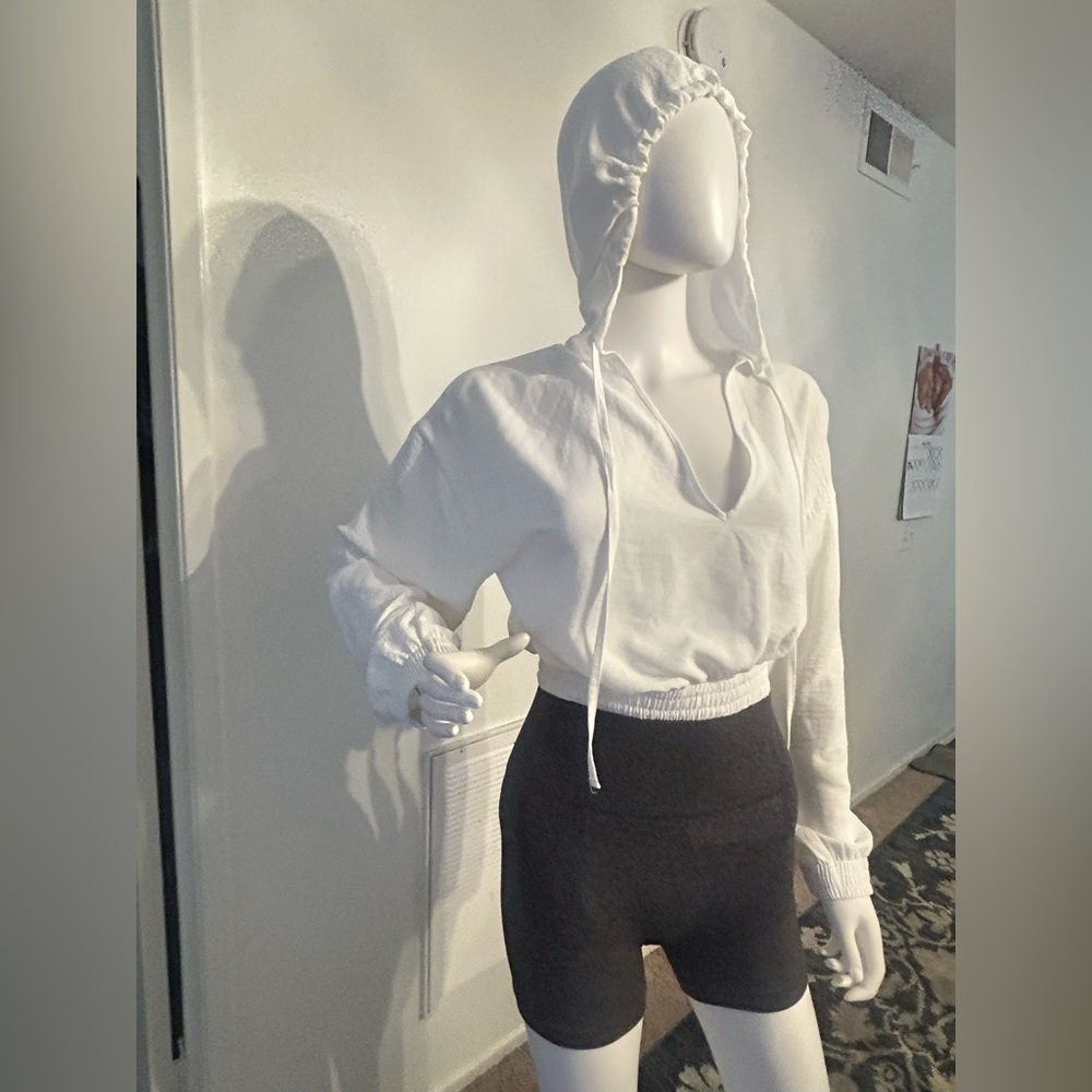 Zara Cropped Lightweight
Sheer Hoodie 100% polyester NWOT